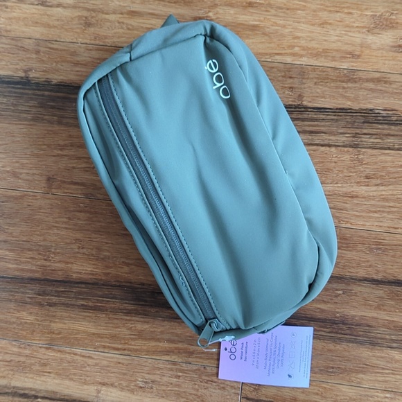 Obe Fitness Handbags - NEW Obe Fitness Waist Pack